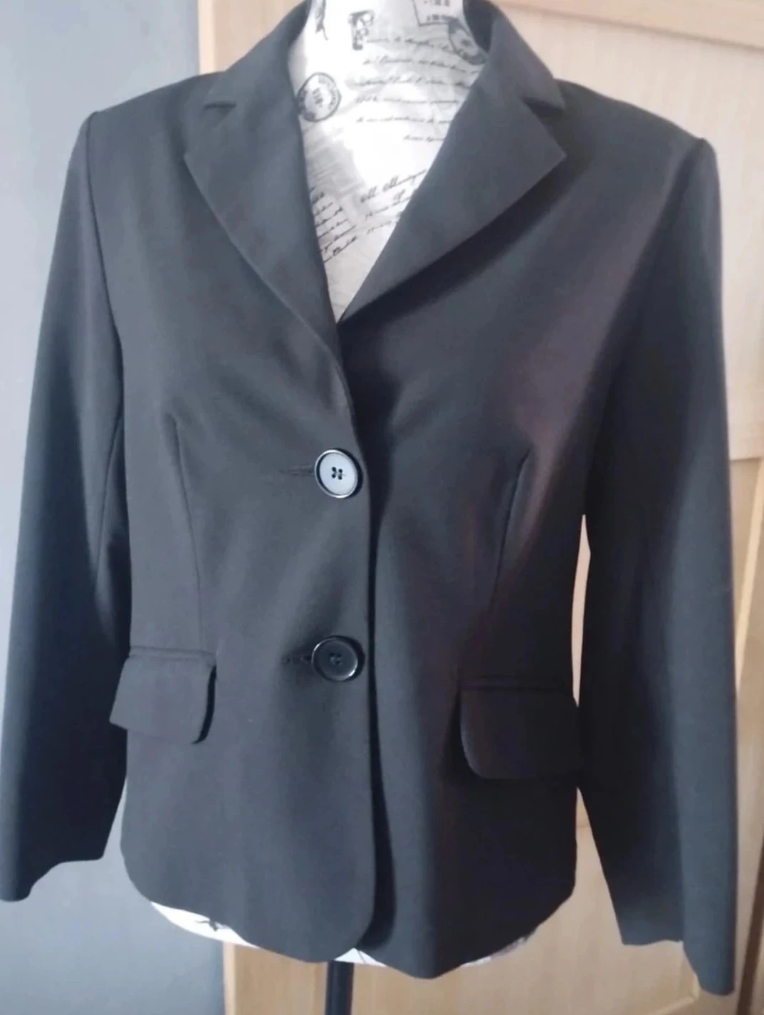 Blazer noir, Top 3 Suisses T40